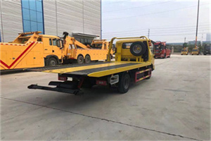 易门非事故拖车